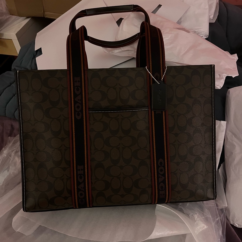 Large Smith Tote Bag In Signature Canvas